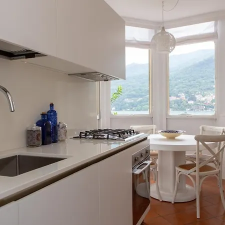 펜션 Lakeside Serenity