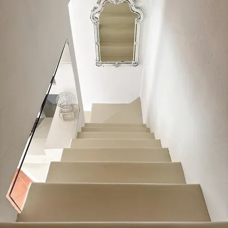 Lakeside Serenity 펜션